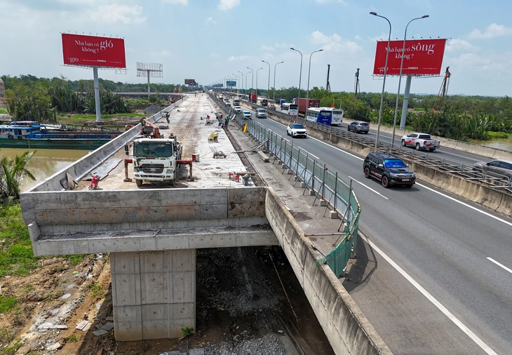 Bộ Xây dựng nói cầu Nhơn Trạch ‘chờ’ vành đai 3, Ban Giao thông TP.HCM phản hồi gì?