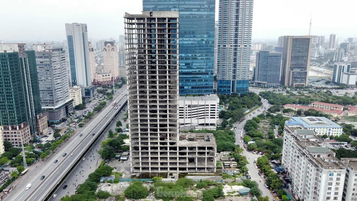 Bộ Xây dựng chỉ đạo Vicem sớm hoàn thành tòa tháp ngàn tỉ ‘đắp chiếu’ hàng chục năm