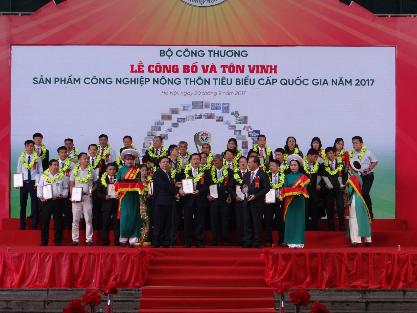 HỘI CHỢ HÀNG CÔNG NGHIỆP NÔNG THÔN 2017