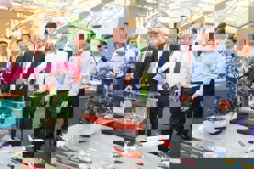 Bộ trưởng Trần Hồng Minh thăm không gian trưng bày thành tựu 80 năm Bộ Xây dựng