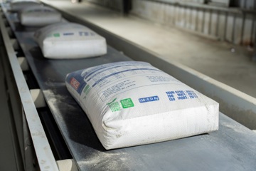 Giảm thuế xuất khẩu clinker xi măng xuống 5% đến hết năm 2026
