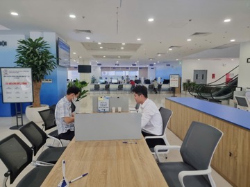 Hết cảnh người dân xếp hàng làm thủ tục cấp phép xây dựng