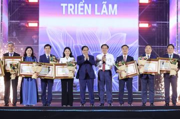 Bộ Xây dựng được tặng thưởng kép tại Triển lãm thành tựu Đất nước nhân dịp kỷ niệm 80 năm Ngày Quốc khánh (2/9/1945 - 2/9/2025)